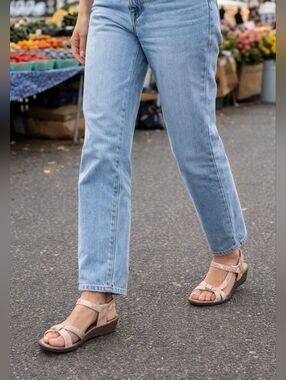 Teva Gold Metallic Sandals Women’s 11 Comfort Boho Festival Walking Travel